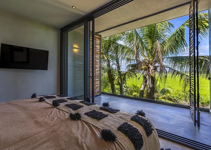 Luxury Beachfront 3br Tulum